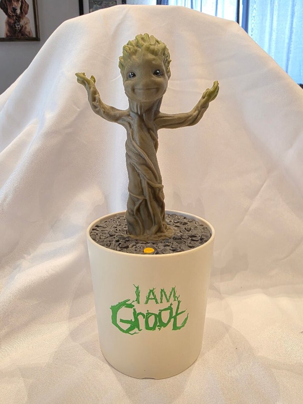 Guardians of the Galaxy Electronic Dancing Baby Groot In Plant Pot